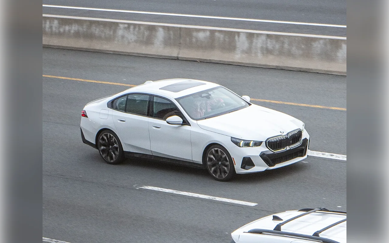 BMW 5 Series, photo 1