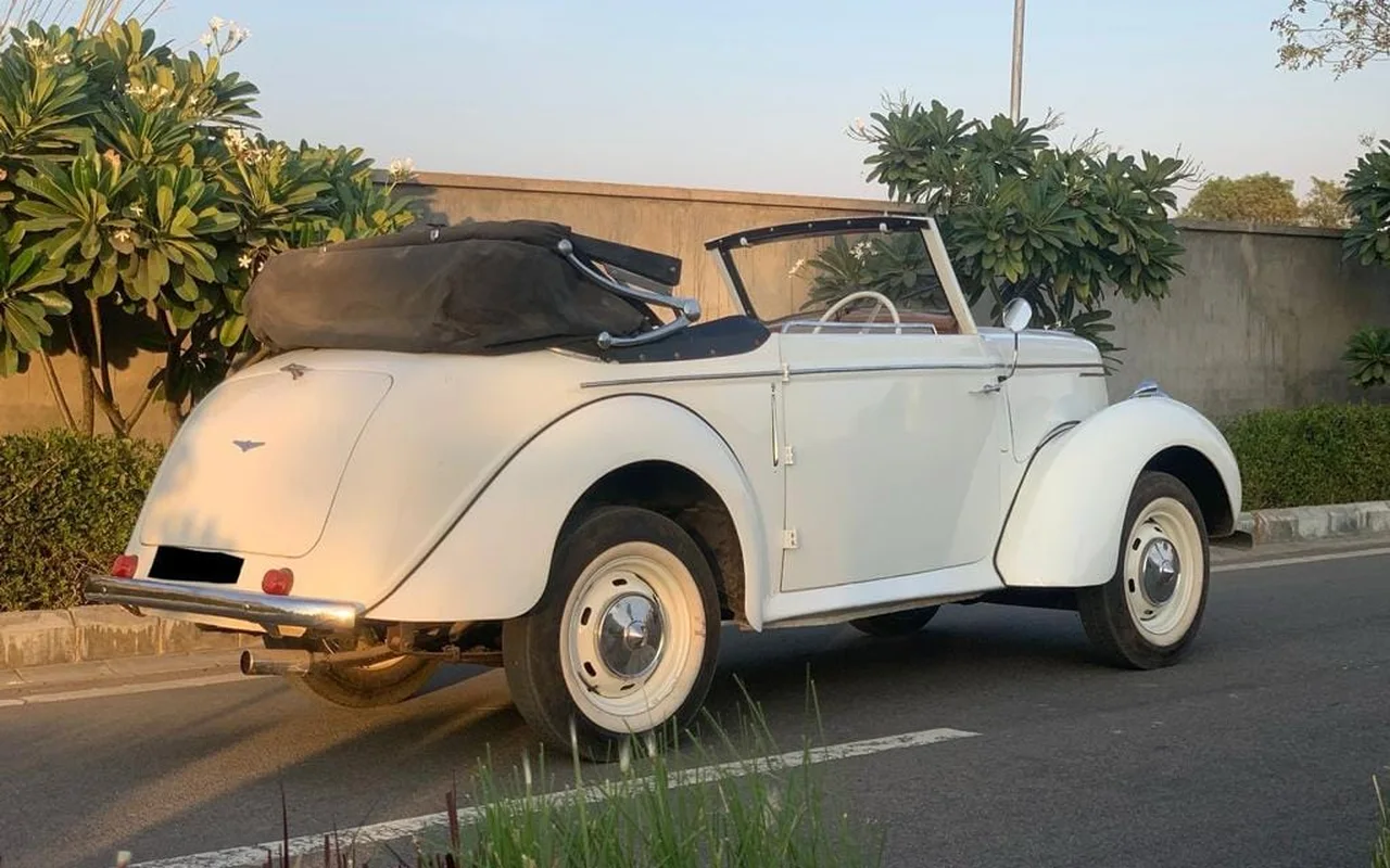 Hillman Minx Drophead, rear